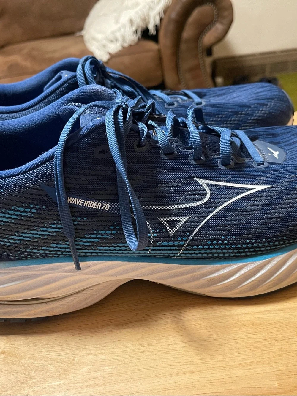 Mizuno Wave Rider 28, Blue/White Men’s Size 13 Running